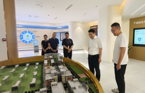 新闻海报