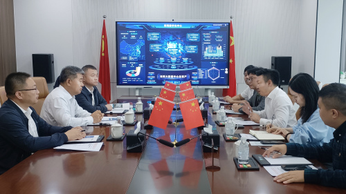 新闻海报